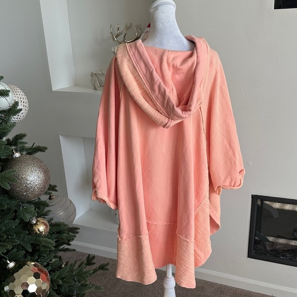 We The Free Coral Hooded Poncho - Picture 5 of 10